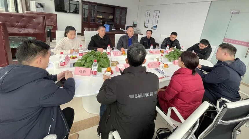 现代技工与横店影视合作签约，航空学子很兴奋：将来选择当空乘还是当演员？